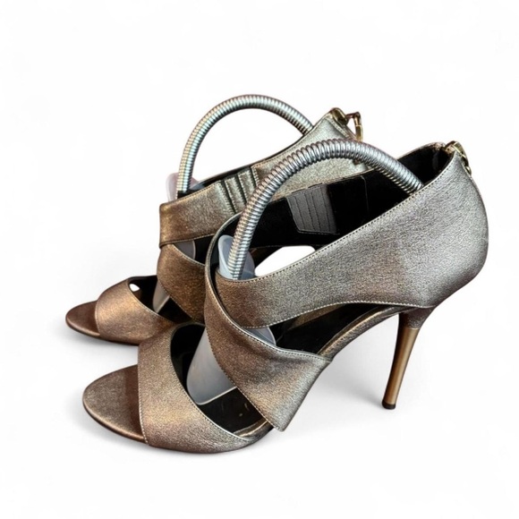 DVF Diane von Furstenberg Metallic Heels 8M Wide Strap Criss Cross Sandals Italy - Picture 2 of 8